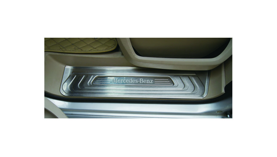 Mercedes Benz V class welcome pedal