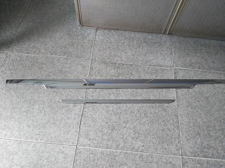 Mercedes Benz tail door bright strip